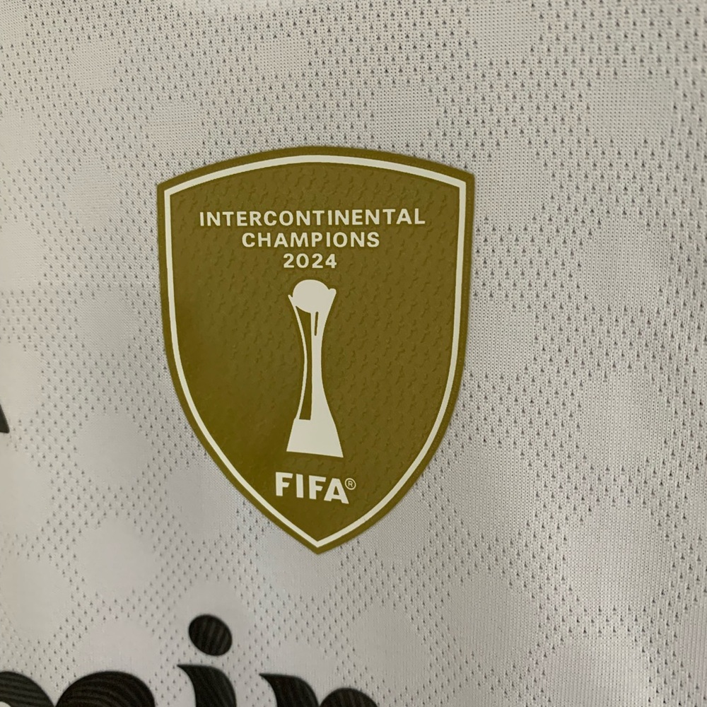 Real Madrid 2025/2026 Jerseys - Picture 5 of 15